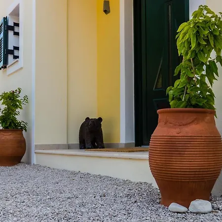 Gabriella Lefkada *