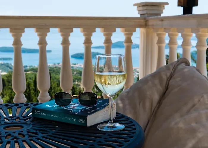 Gabriella Lefkada Vafkeri